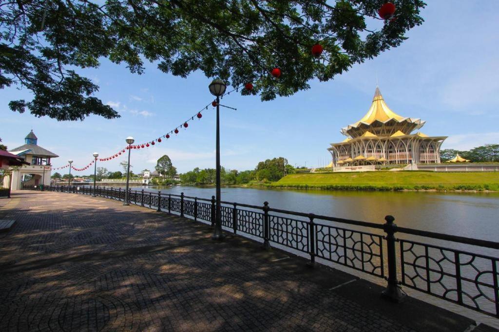 Kemena View Hotel Kuching Exterior foto
